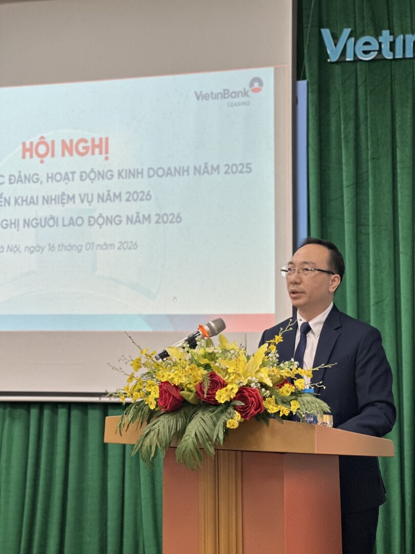 PtgĐ Kd Công Bố QĐ Khen Thưởng